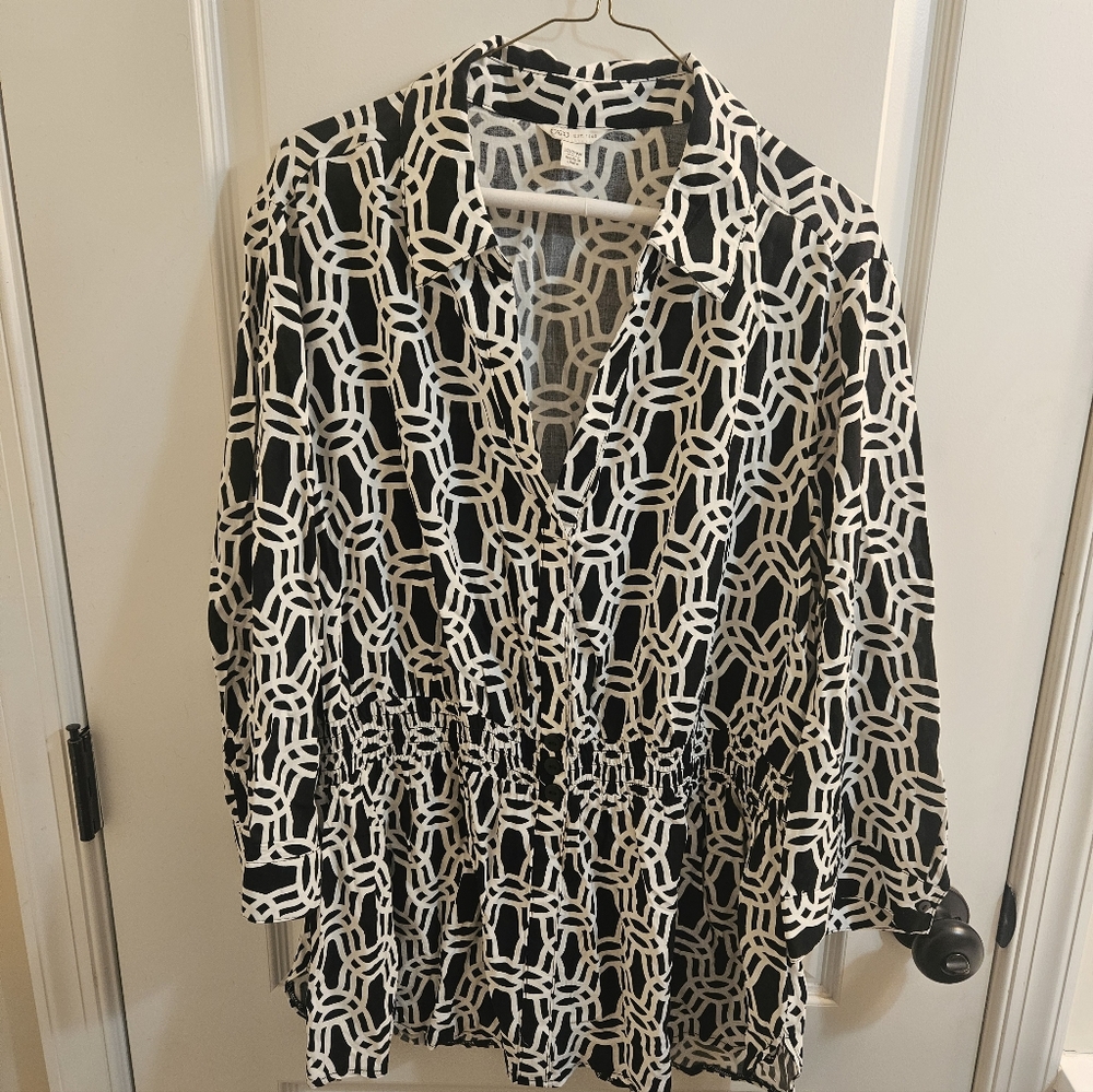Cato Black and White Geometric Top
